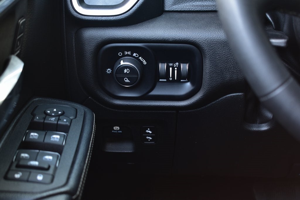 2025 RAM 1500 Laramie Crew Cab 4x4