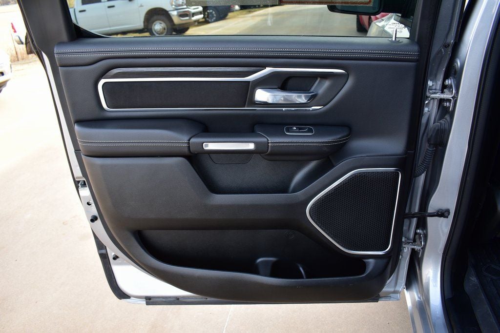 2023 RAM 1500 Laramie Crew Cab 4x4 w/5.7L Hemi