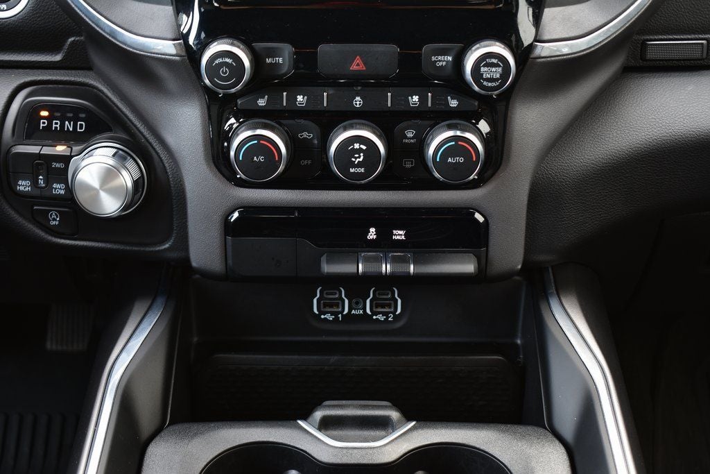 2023 RAM 1500 Laramie Crew Cab 4x4 w/5.7L Hemi