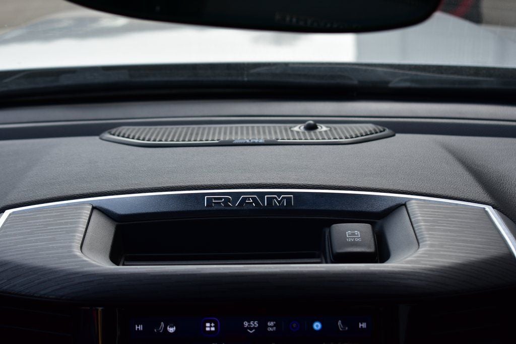 2023 RAM 1500 Laramie Crew Cab 4x4 w/5.7L Hemi