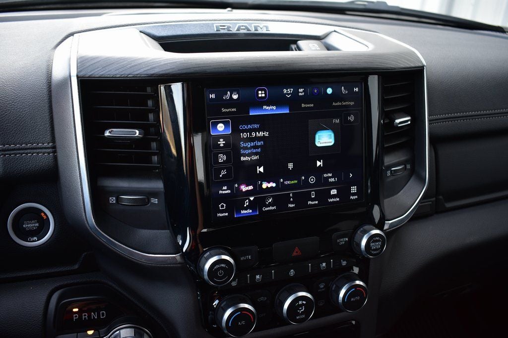 2023 RAM 1500 Laramie Crew Cab 4x4 w/5.7L Hemi