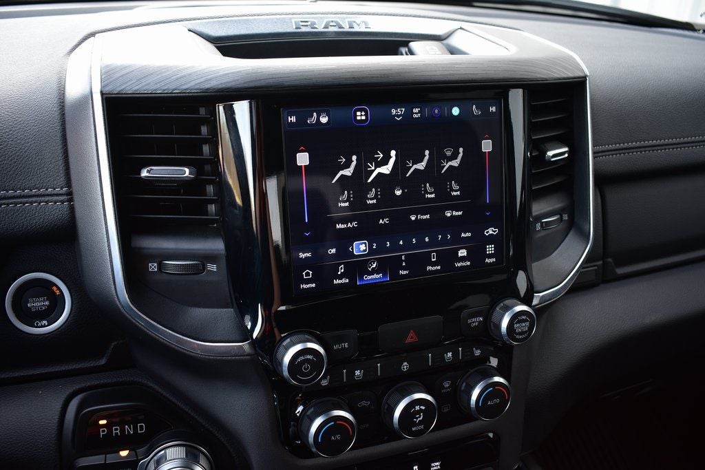 2023 RAM 1500 Laramie Crew Cab 4x4 w/5.7L Hemi