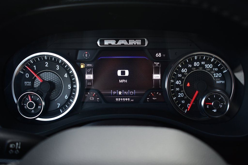 2023 RAM 1500 Laramie Crew Cab 4x4 w/5.7L Hemi