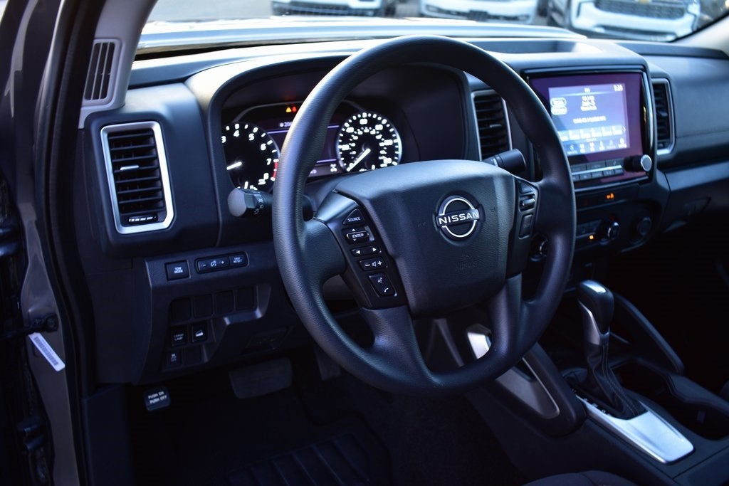 2022 Nissan Frontier SV Crew Cab 4x4