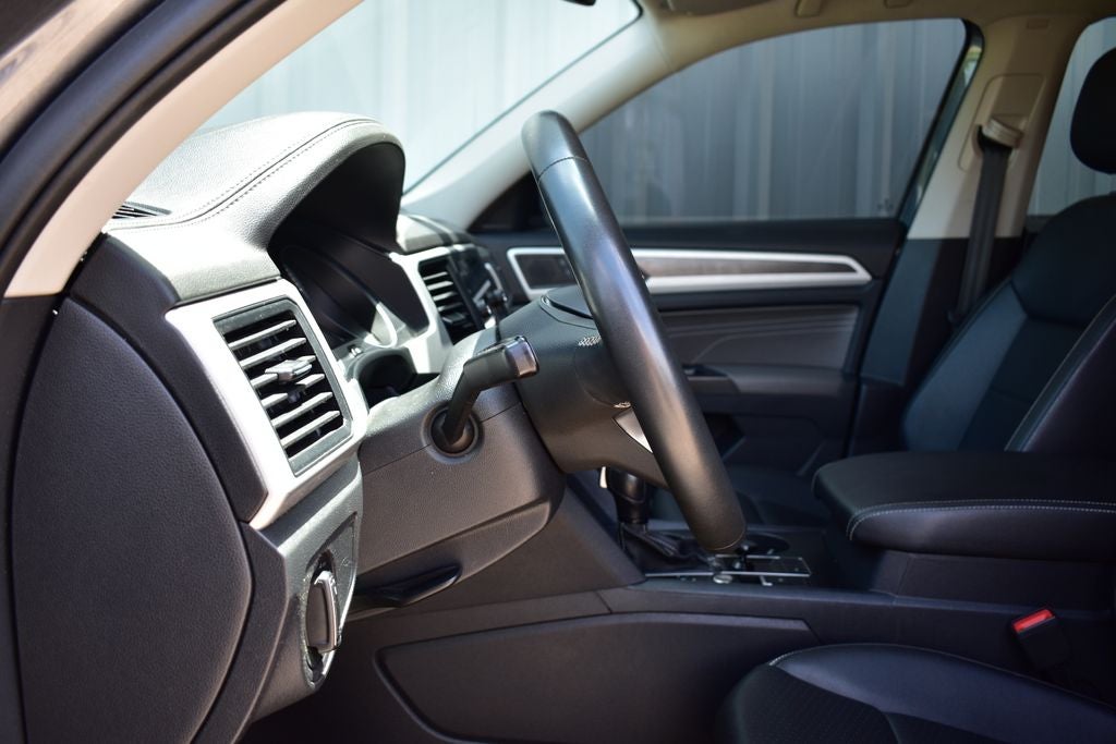 2021 Volkswagen Atlas 3.6L V6 SE w/Technology