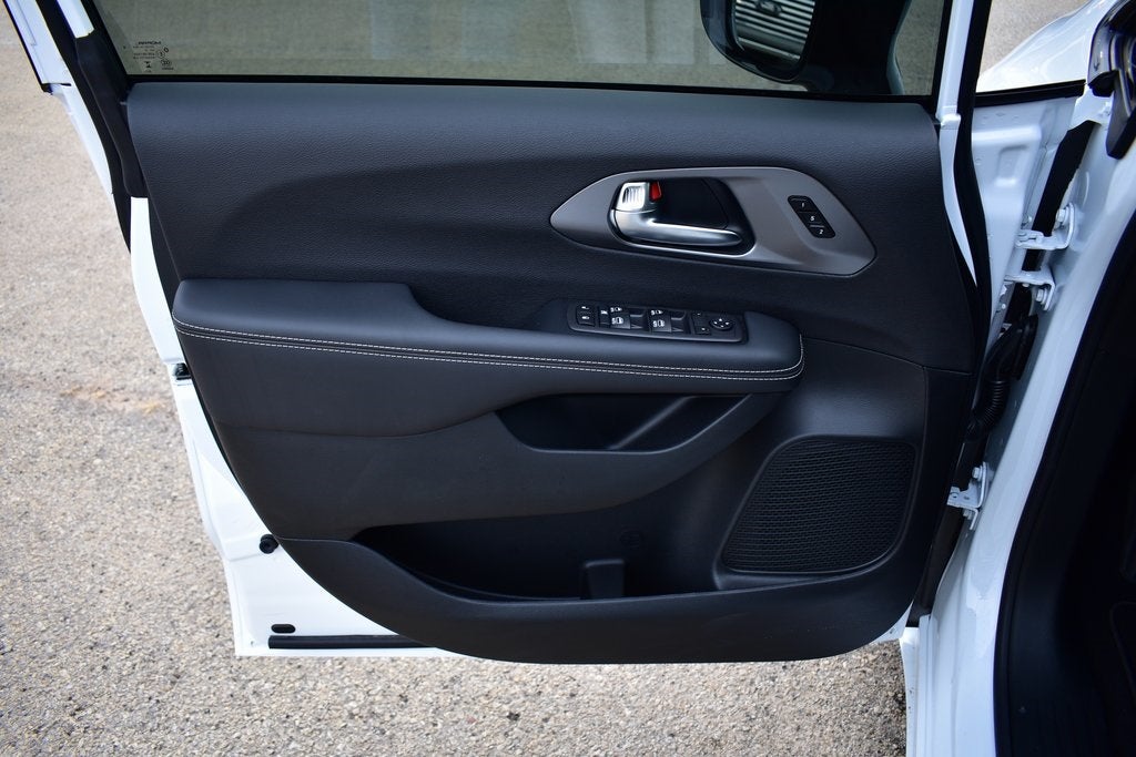 2026 Chrysler Pacifica Select S