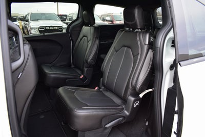 2026 Chrysler Pacifica Select S