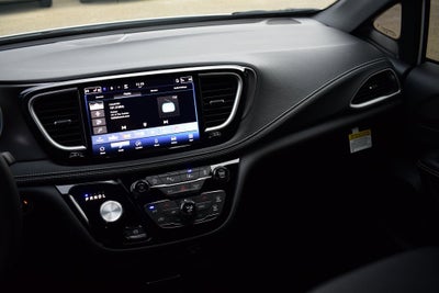 2026 Chrysler Pacifica Select S