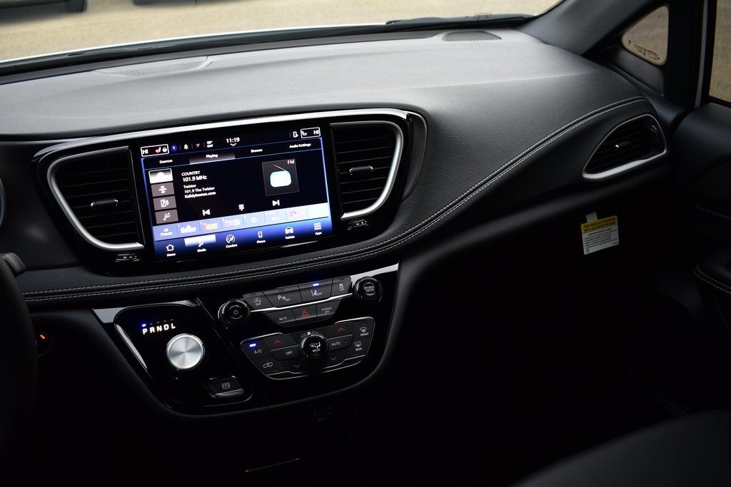 2026 Chrysler Pacifica Select S