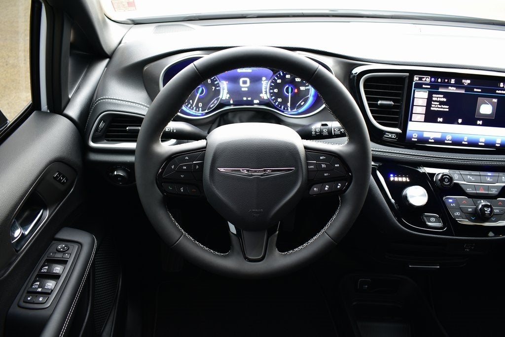 2026 Chrysler Pacifica Select S