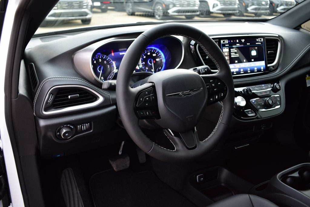 2026 Chrysler Pacifica Select S