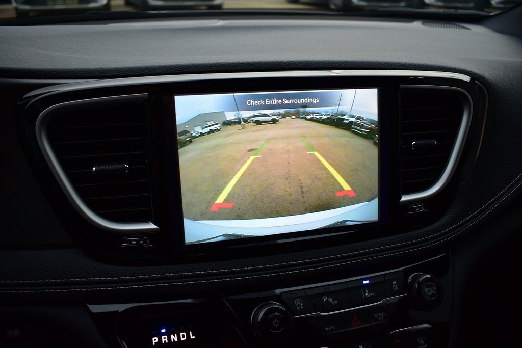 2026 Chrysler Pacifica Select S