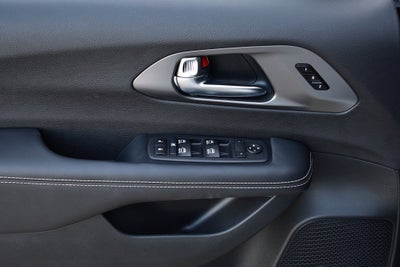 2026 Chrysler Pacifica Select S