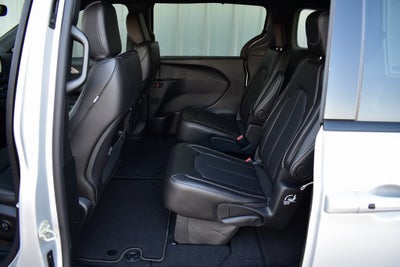 2026 Chrysler Pacifica Select S