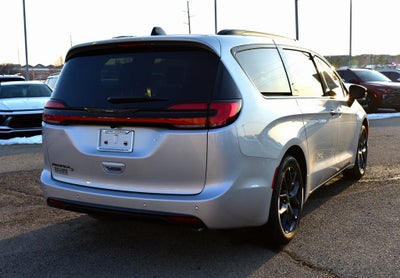 2026 Chrysler Pacifica Select S