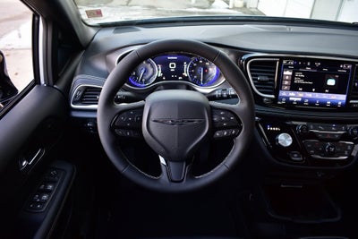 2026 Chrysler Pacifica Select S