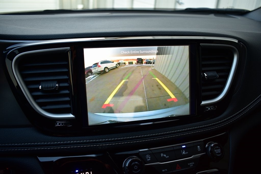 2026 Chrysler Pacifica Select S