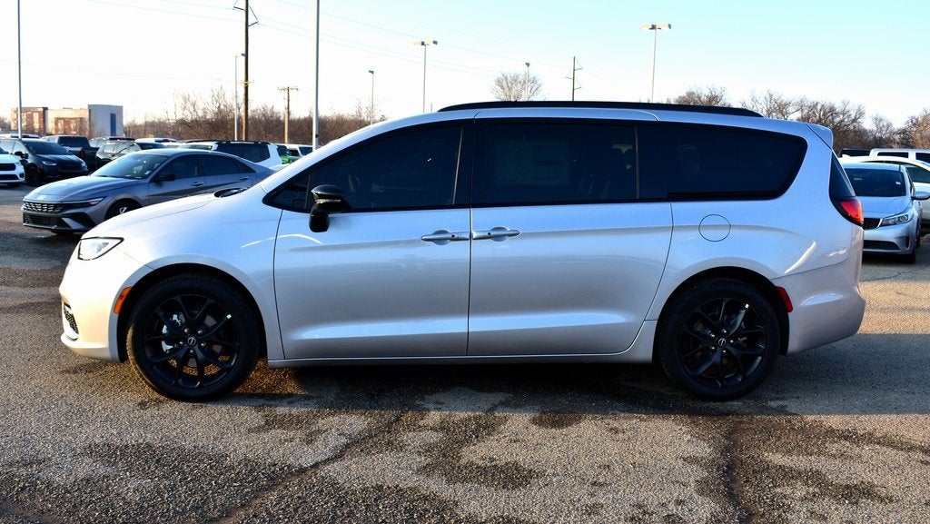 2026 Chrysler Pacifica Select S