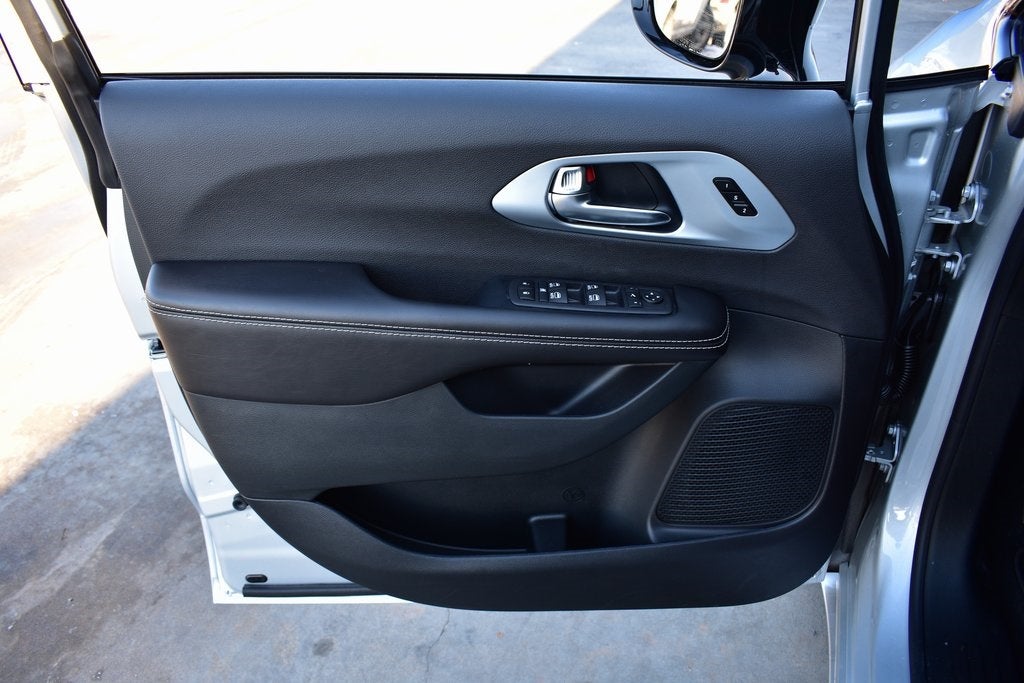 2026 Chrysler Pacifica Limited S