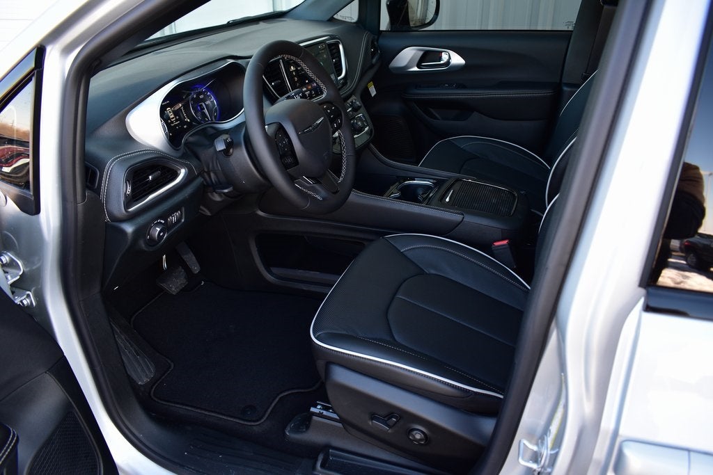 2026 Chrysler Pacifica Limited S