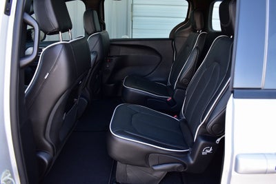 2026 Chrysler Pacifica Limited S