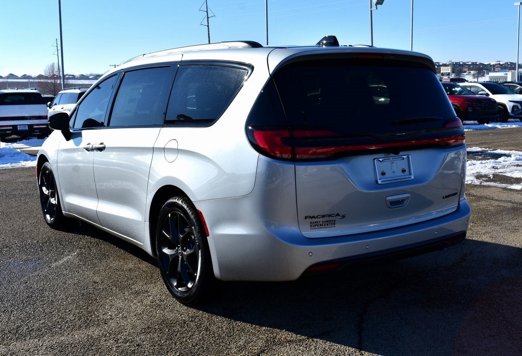 2026 Chrysler Pacifica Limited S