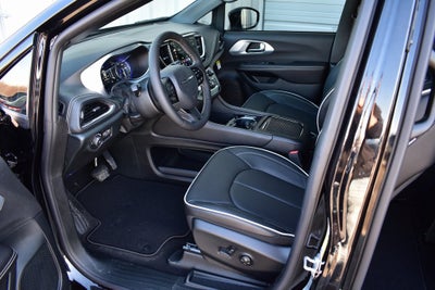 2026 Chrysler Pacifica Limited S