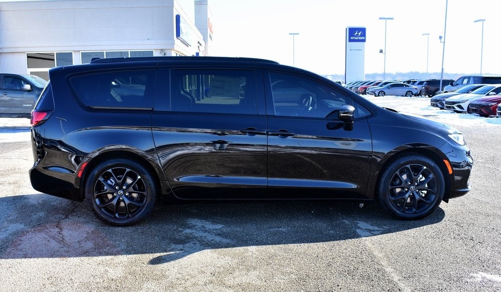 2026 Chrysler Pacifica Limited S