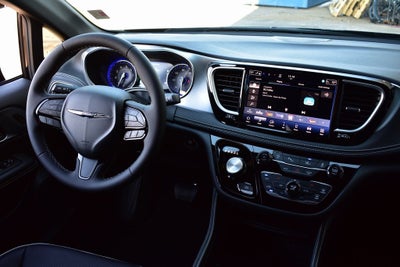 2026 Chrysler Pacifica Limited S