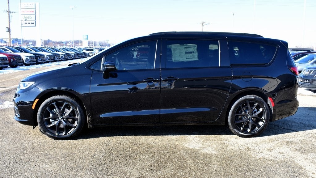 2026 Chrysler Pacifica Limited S