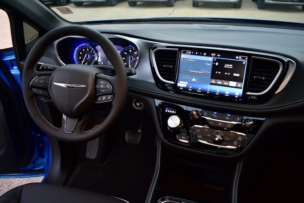 2026 Chrysler Pacifica Limited S