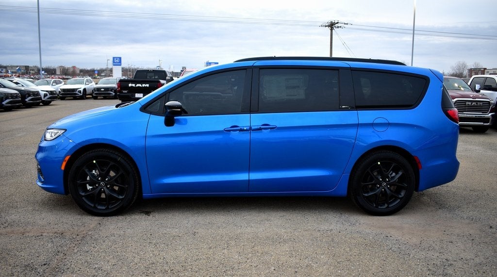 2026 Chrysler Pacifica Limited S