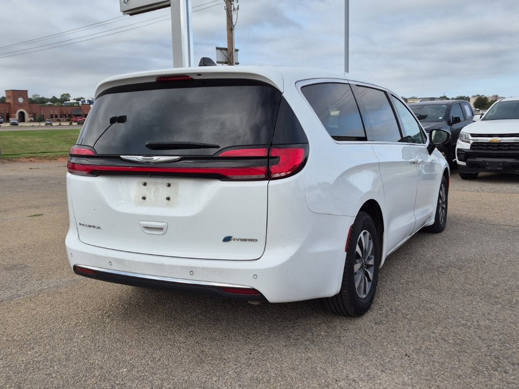 2024 Chrysler Pacifica Hybrid Select