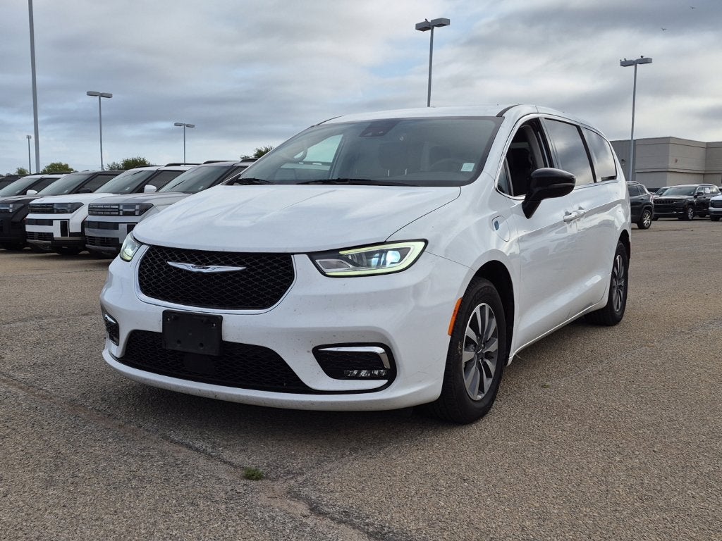 2024 Chrysler Pacifica Hybrid Select