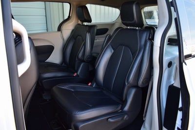 2024 Chrysler Pacifica Hybrid Select