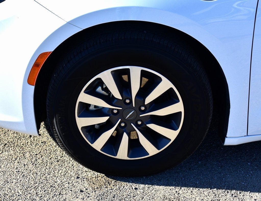 2024 Chrysler Pacifica Hybrid Select