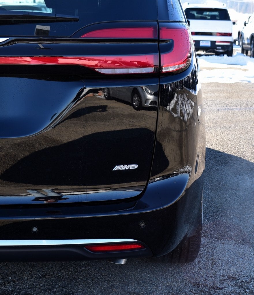 2026 Chrysler Pacifica Pinnacle AWD