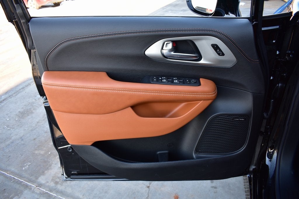 2026 Chrysler Pacifica Pinnacle AWD