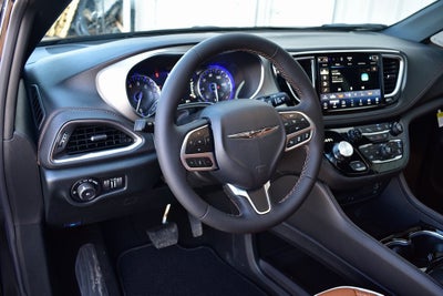 2026 Chrysler Pacifica Pinnacle AWD