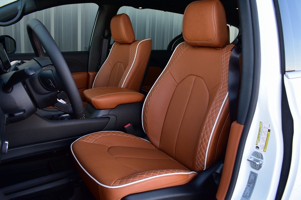 2026 Chrysler Pacifica Pinnacle AWD