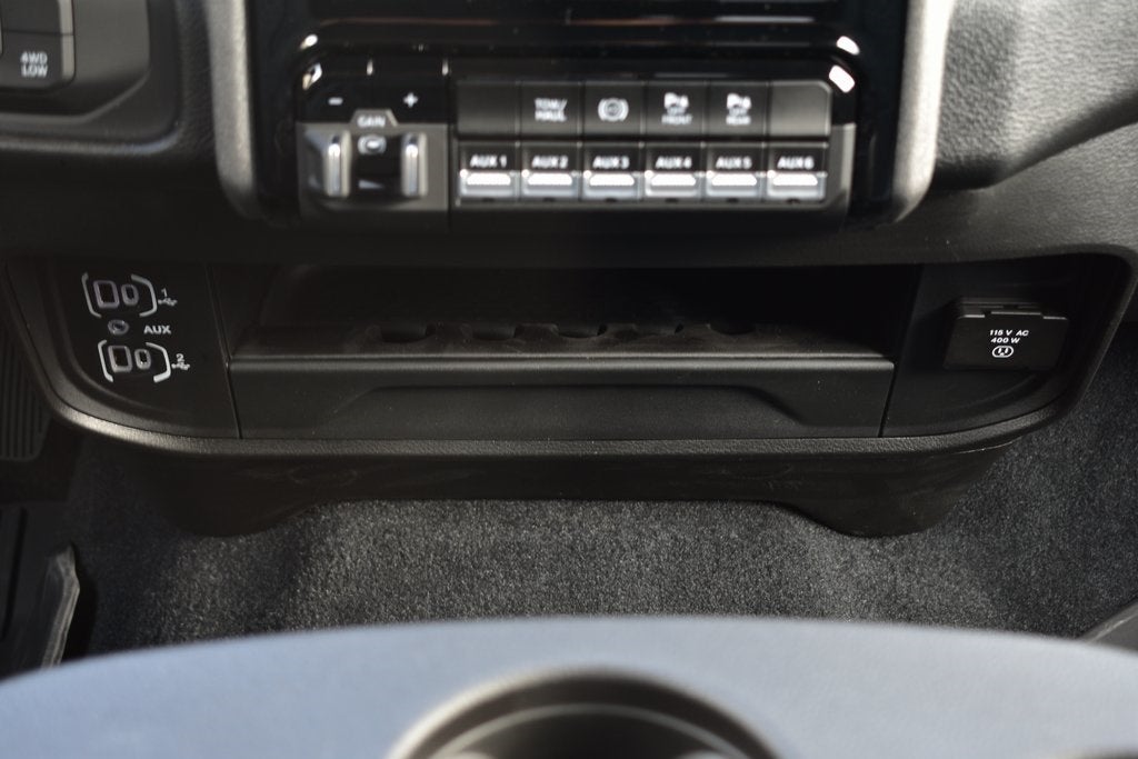 2025 RAM 2500 Tradesman Crew Cab 4x4 6'4" Box