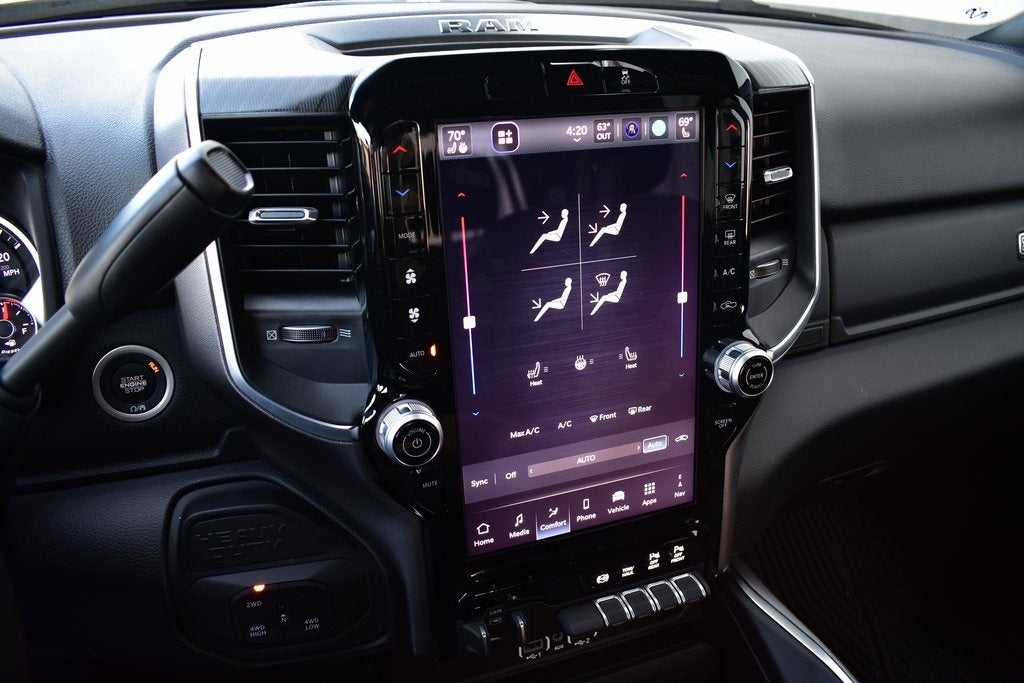 2026 RAM 2500 Big Horn Crew Cab 4x4 Night Edition