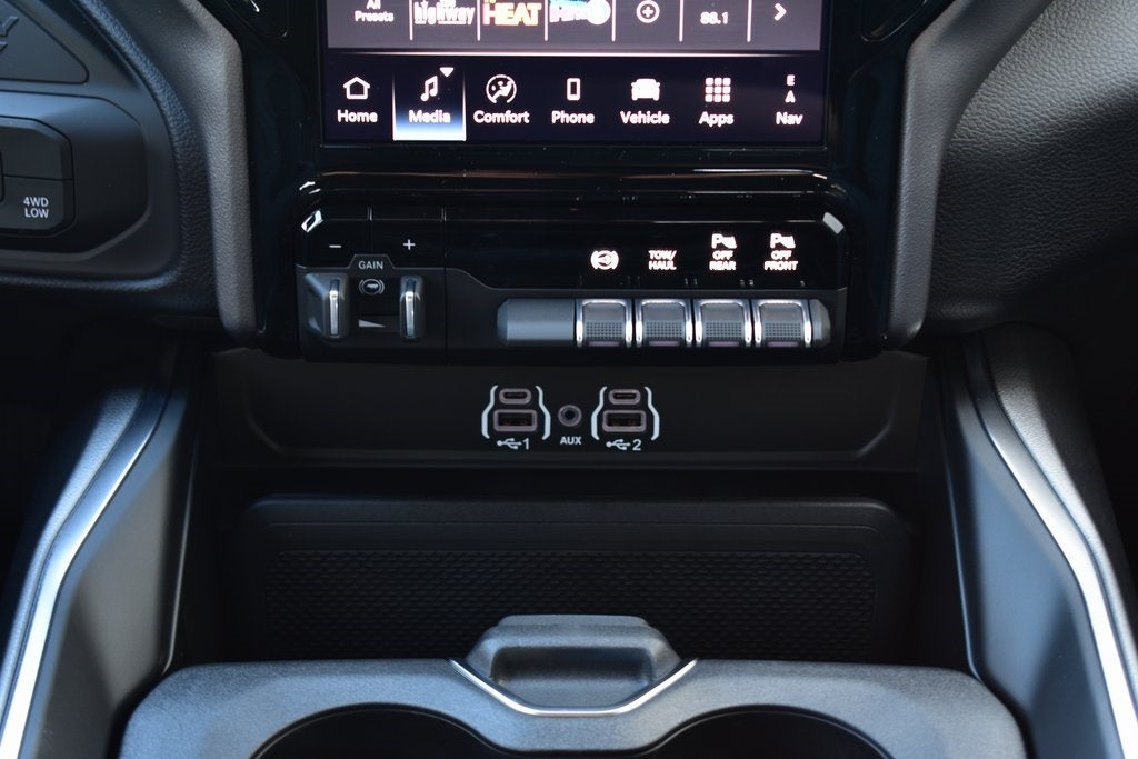 2026 RAM 2500 Big Horn Crew Cab 4x4 Night Edition