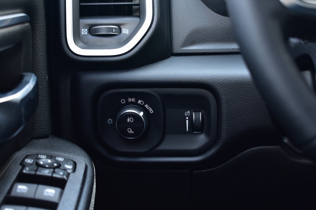 2026 RAM 2500 Big Horn Crew Cab 4x4 Night Edition