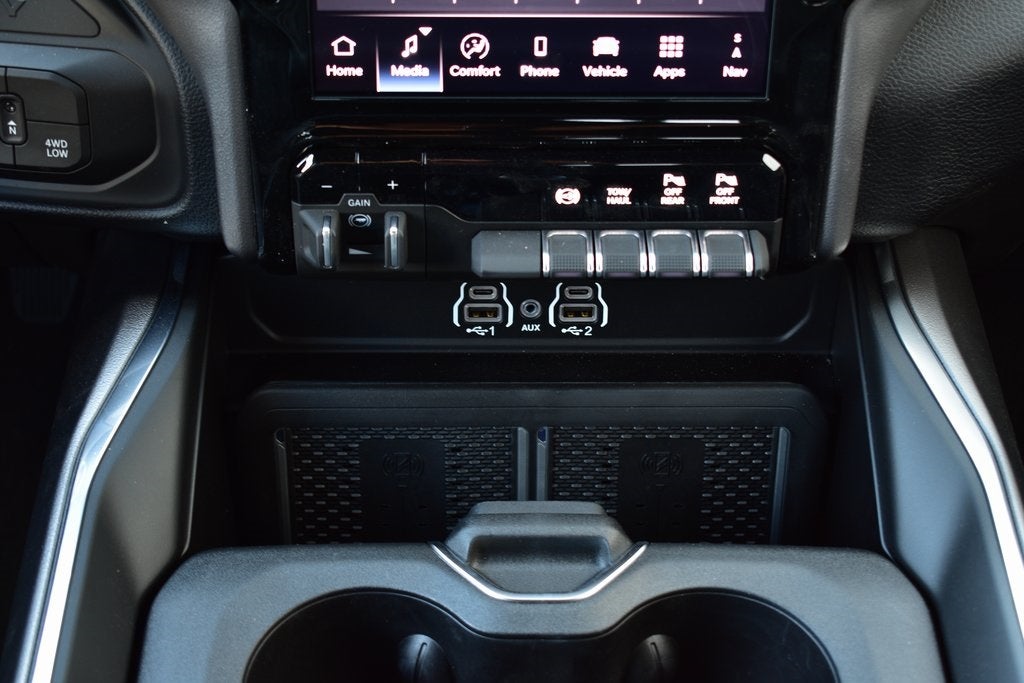 2026 RAM 2500 Laramie Night Crew Cab 4x4 6'4" Box