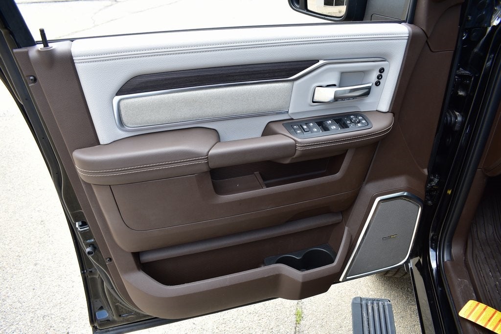 2025 RAM 2500 Laramie Crew Cab 4x4 8' Long Box