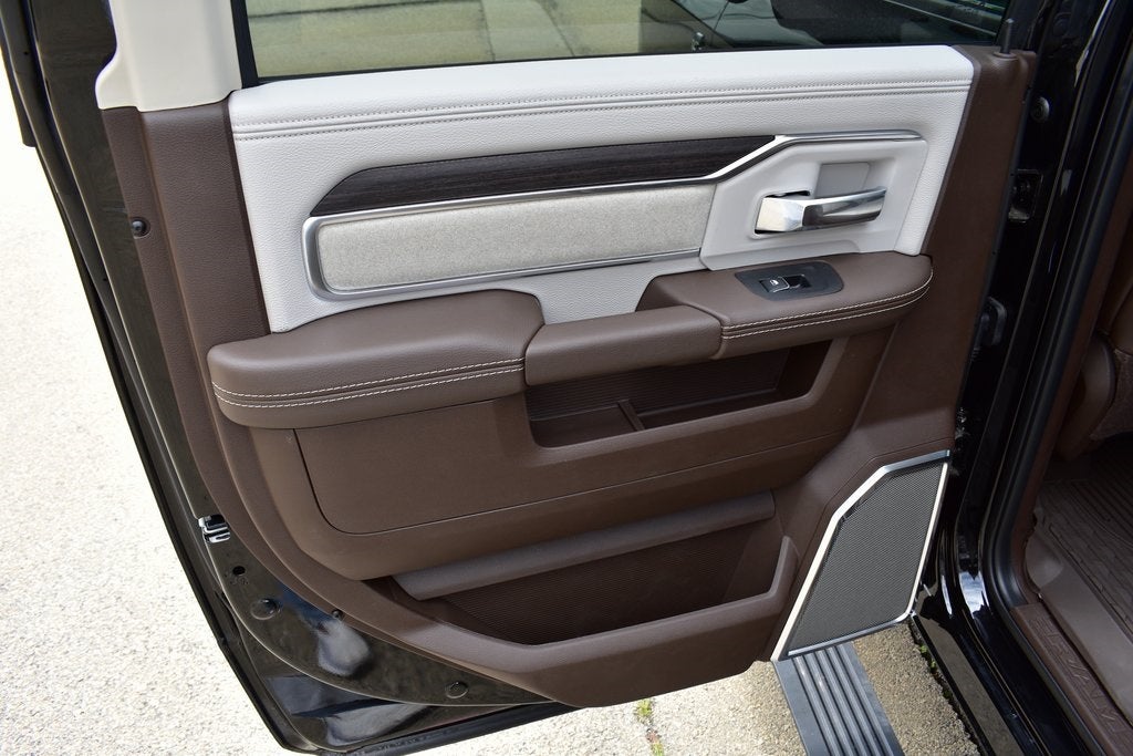 2025 RAM 2500 Laramie Crew Cab 4x4 8' Long Box