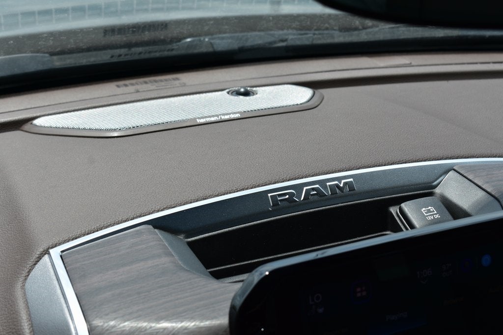 2025 RAM 2500 Laramie Crew Cab 4x4 8' Long Box