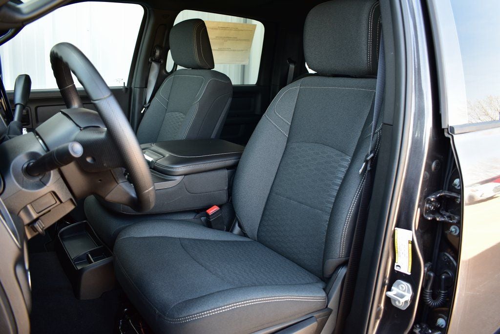 2026 RAM 3500 Tradesman Crew Cab 4x4 Long Box DRW