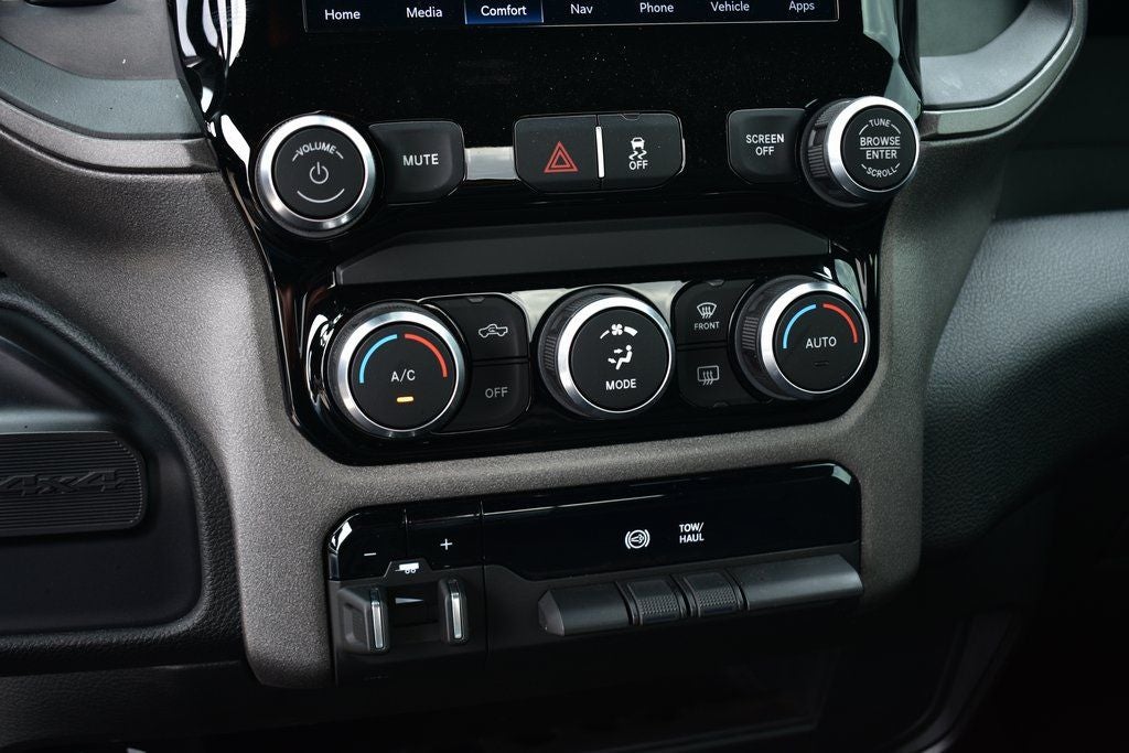 2022 RAM 2500 Tradesman Reg Cab Long Box 4x4